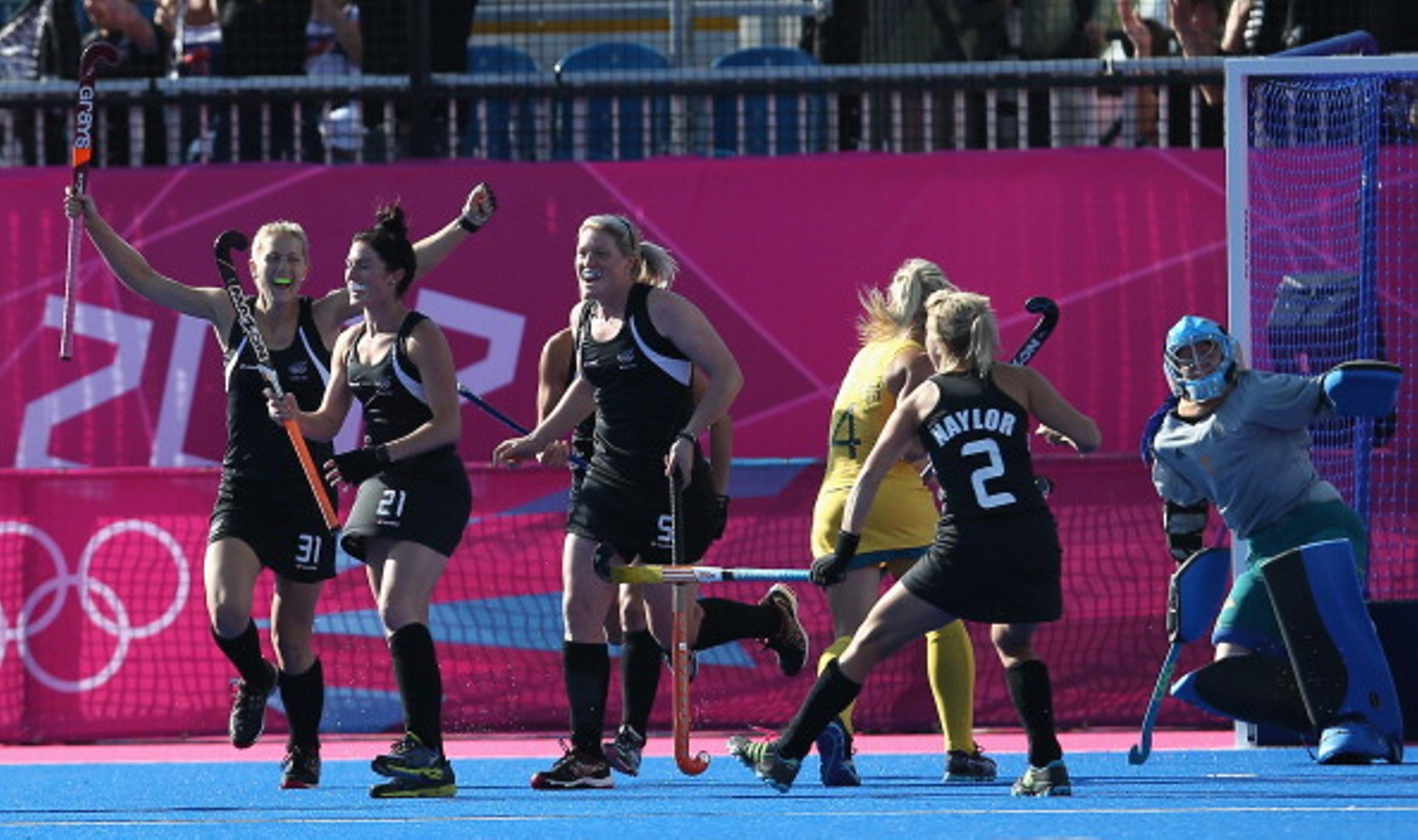 Brilliant start by hockey women