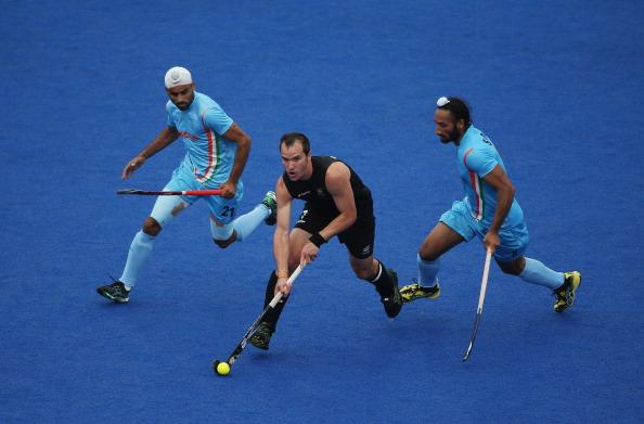 Hockey men bounce back well
