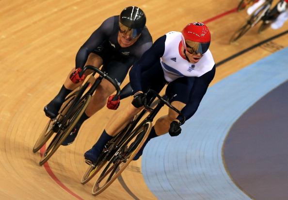 Van Velthooven grabs cycling bronze