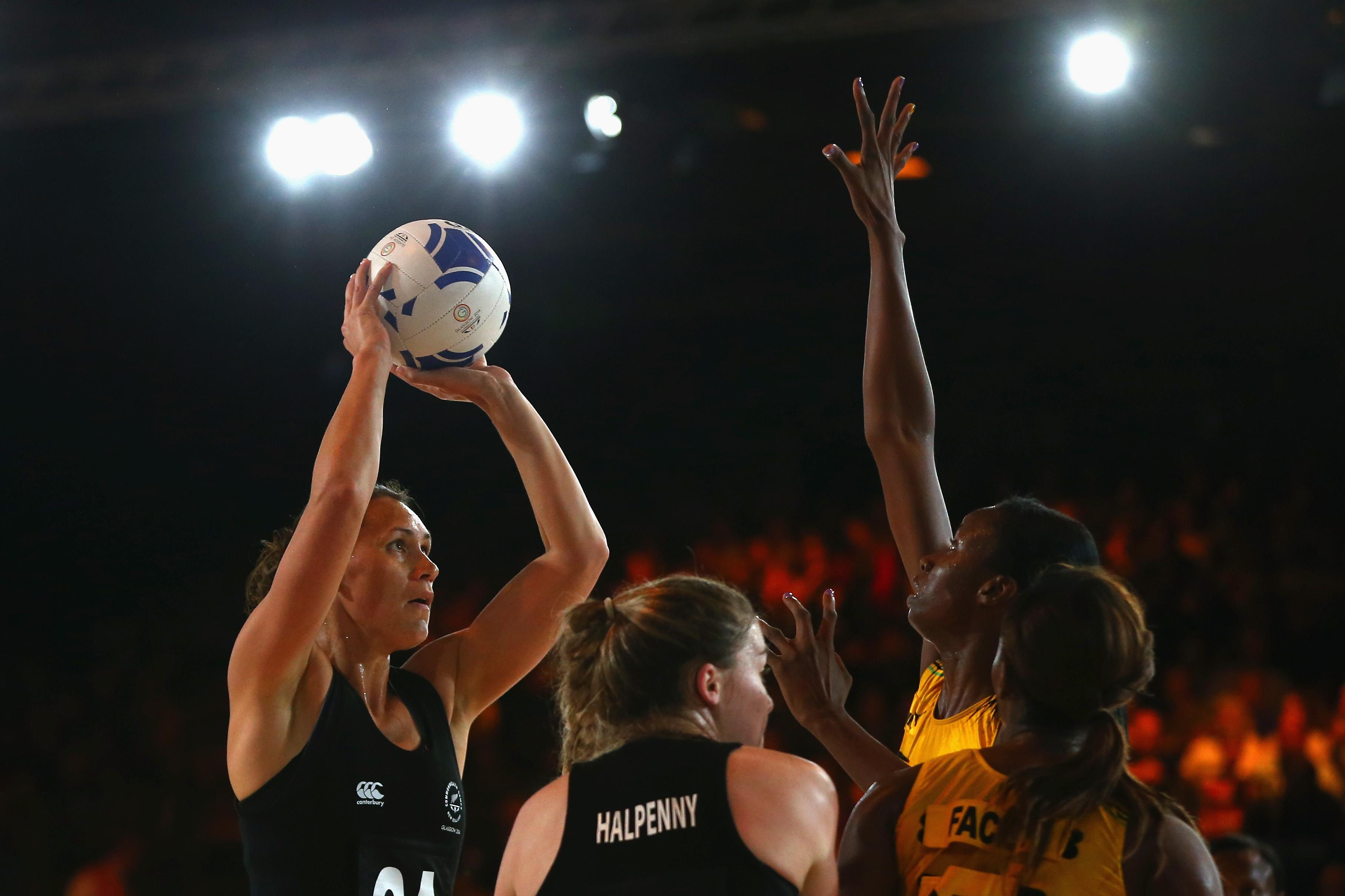 New Zealand netballers into semis