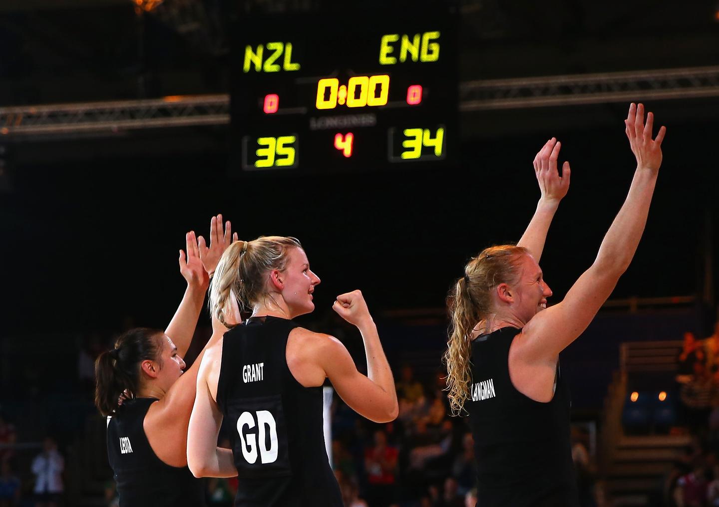 Netballers hold on to make final