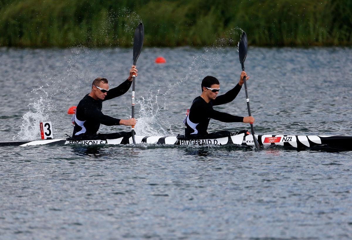 Paddlers into final