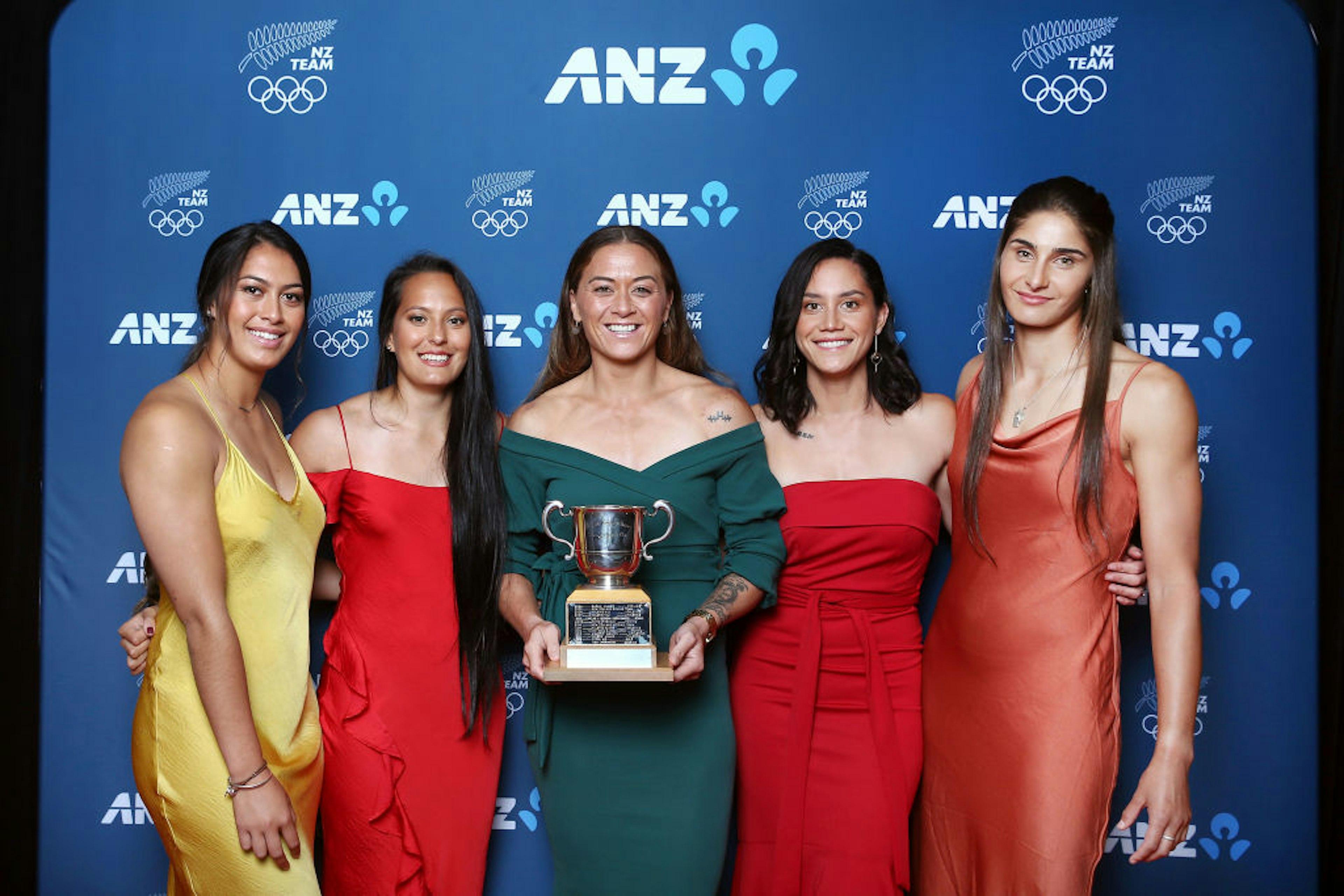 New Zealand Women’s Rugby Sevens Team Awarded Lonsdale Cup for 2018 at Olympic Gala Dinner