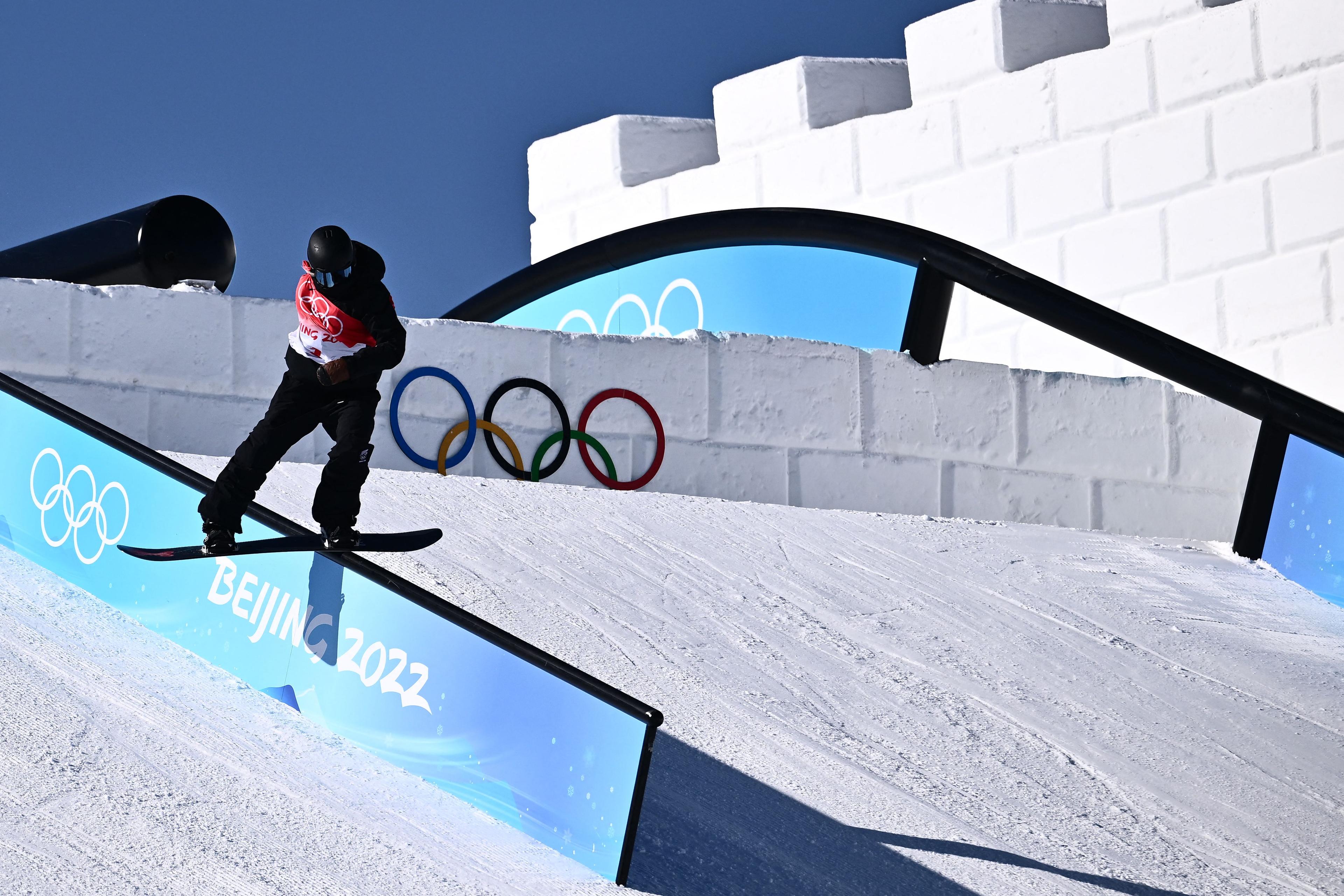 Zoi Sadowski-Synnott qualifies for Winter Olympic finals in top spot