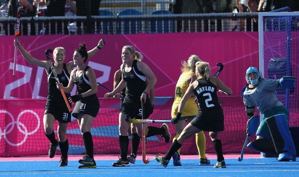 Brilliant start by hockey women