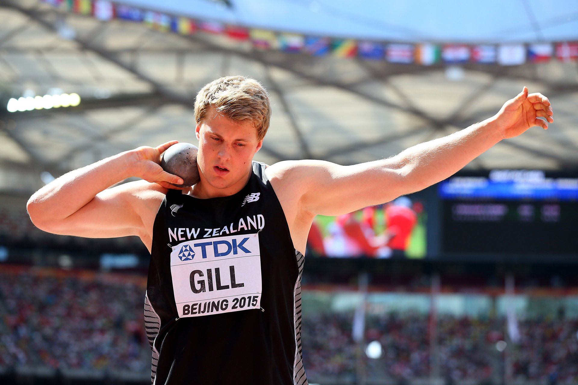 Gill sets NZ resident record and crushes Olympic standard at The Big Shot