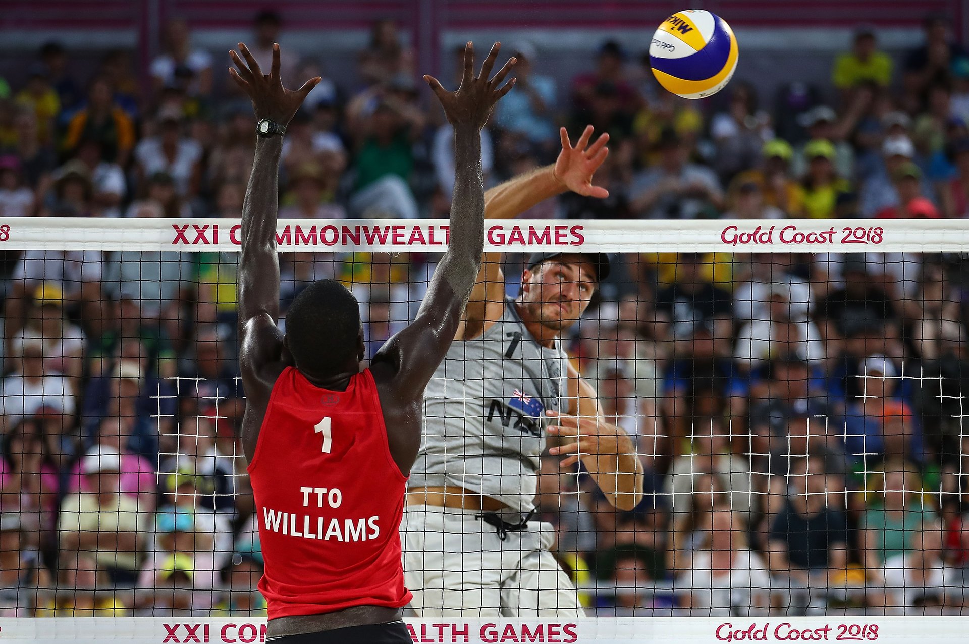 O'Dea brothers through in beach volleyball