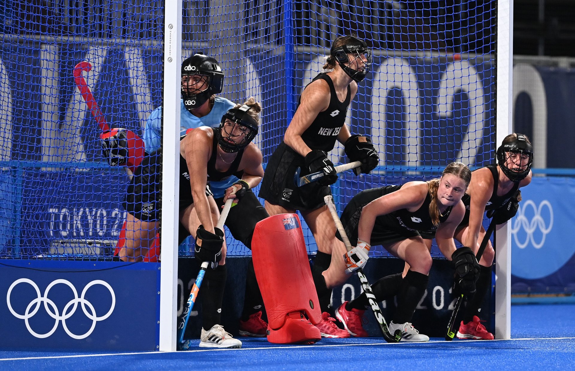 Hockey women bow out