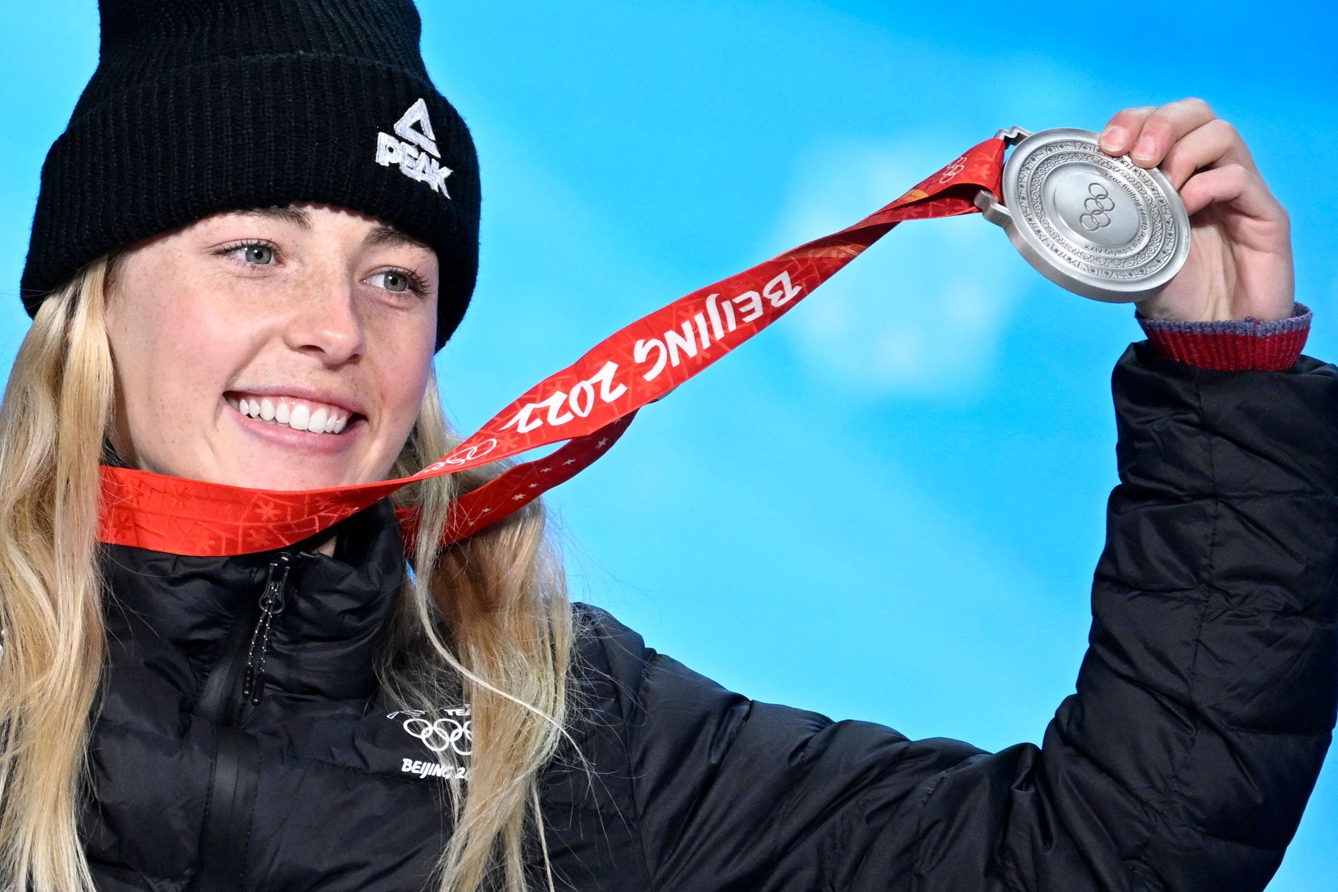 Zoi Sadowski-Synnott wins silver in epic Winter Olympic Big Air Final