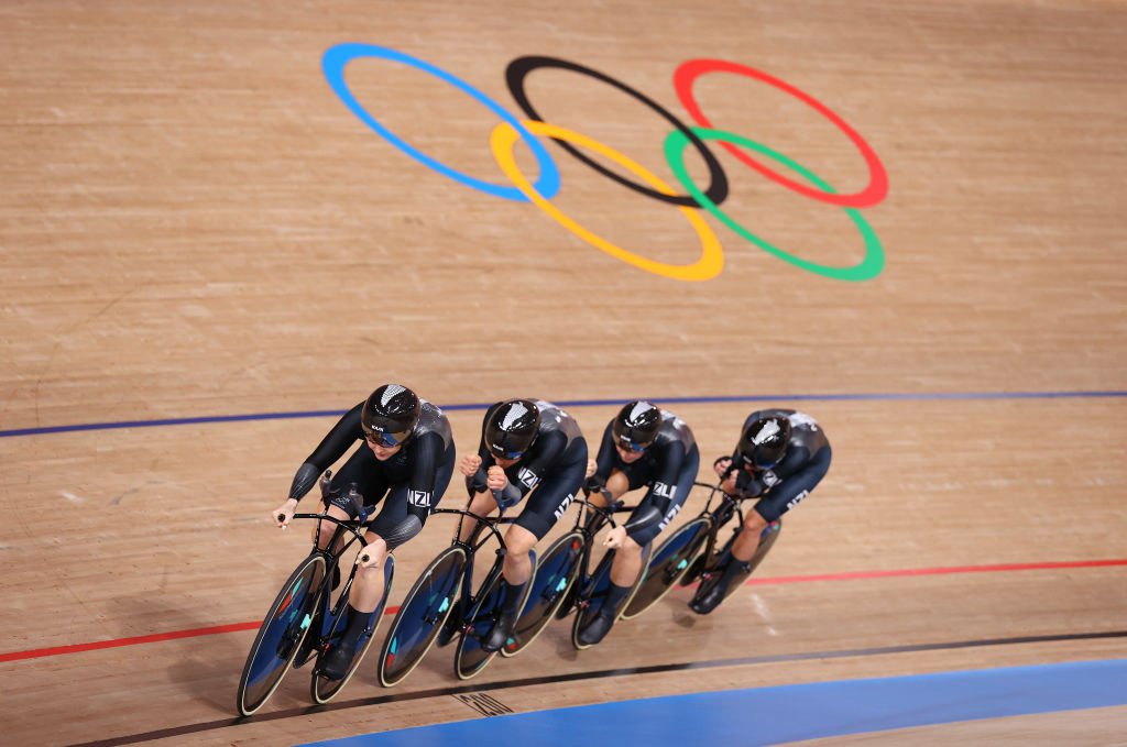 NZ men show their class in team pursuit