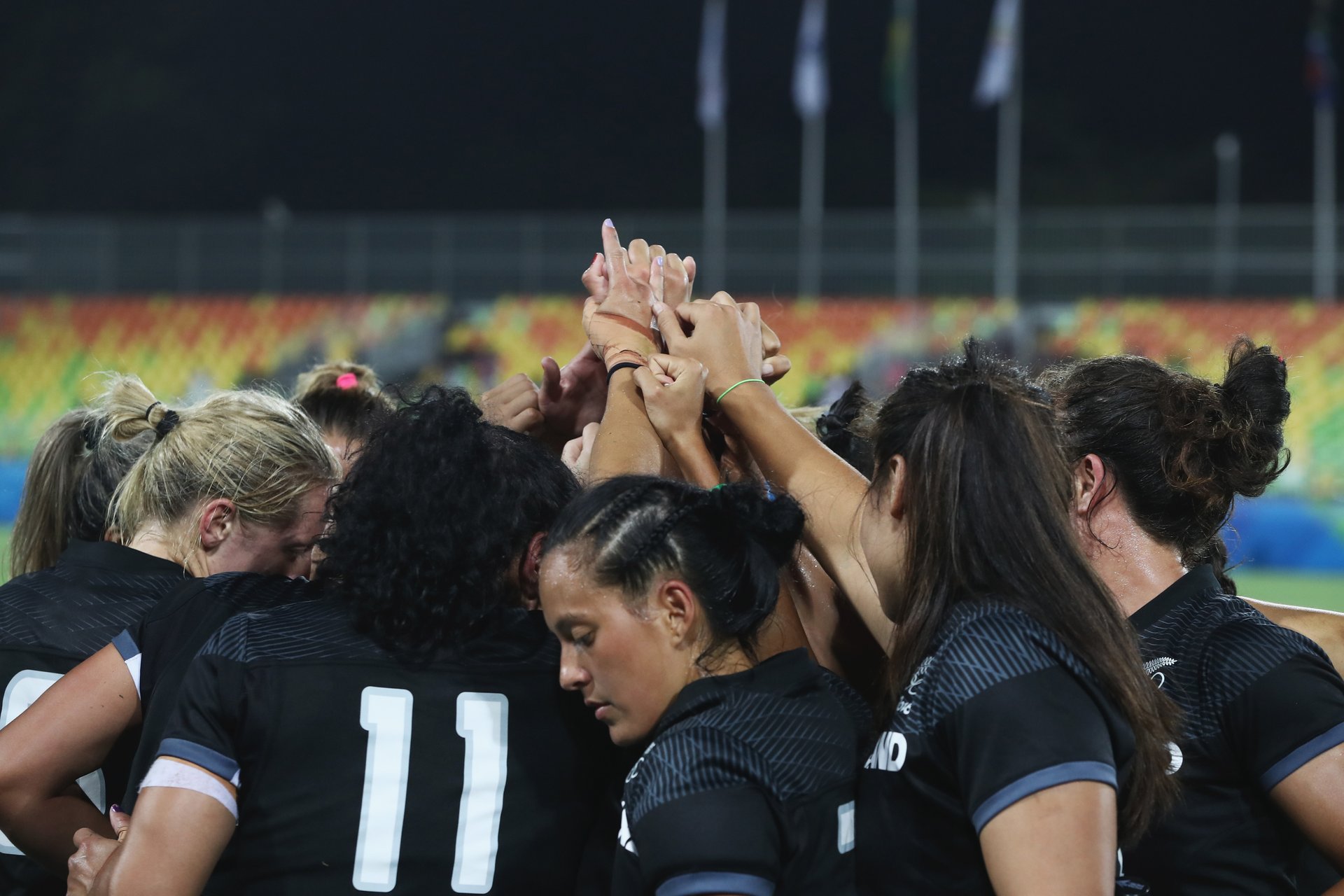 Women's sevens win tight quarter-final