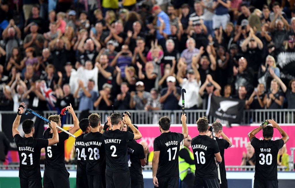 Hockey men into gold medal match