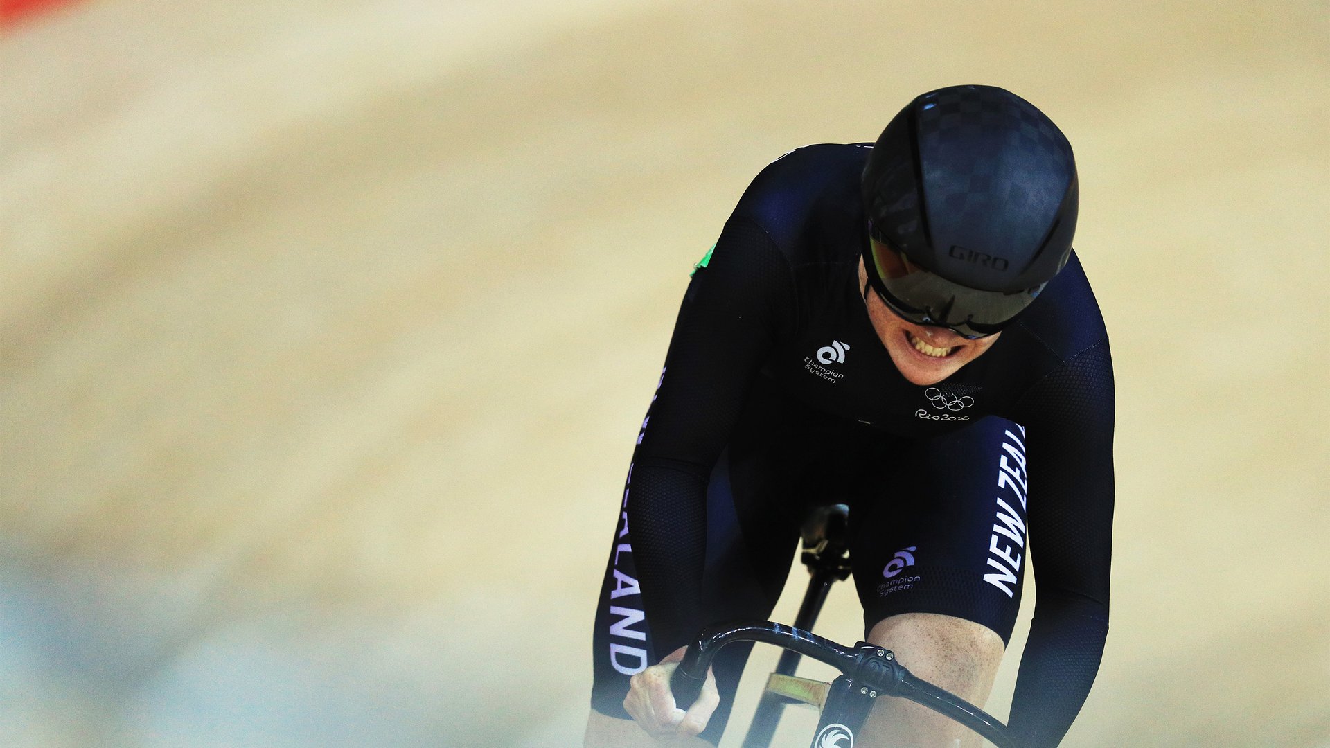 Ellis shines in points race