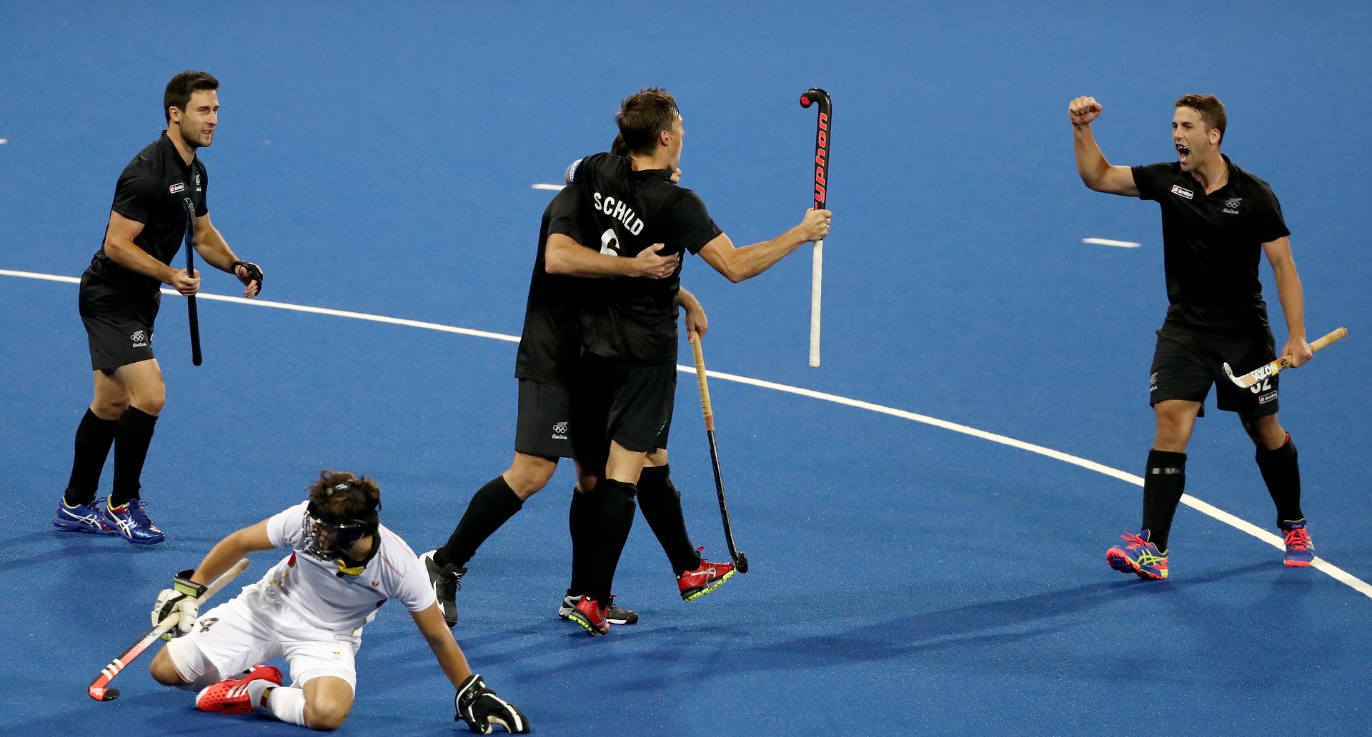 Hockey men strike top form