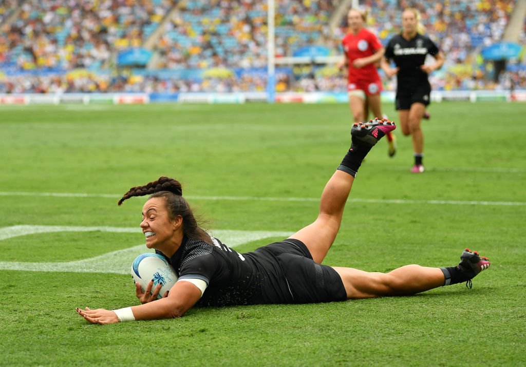 Both sevens teams through safely