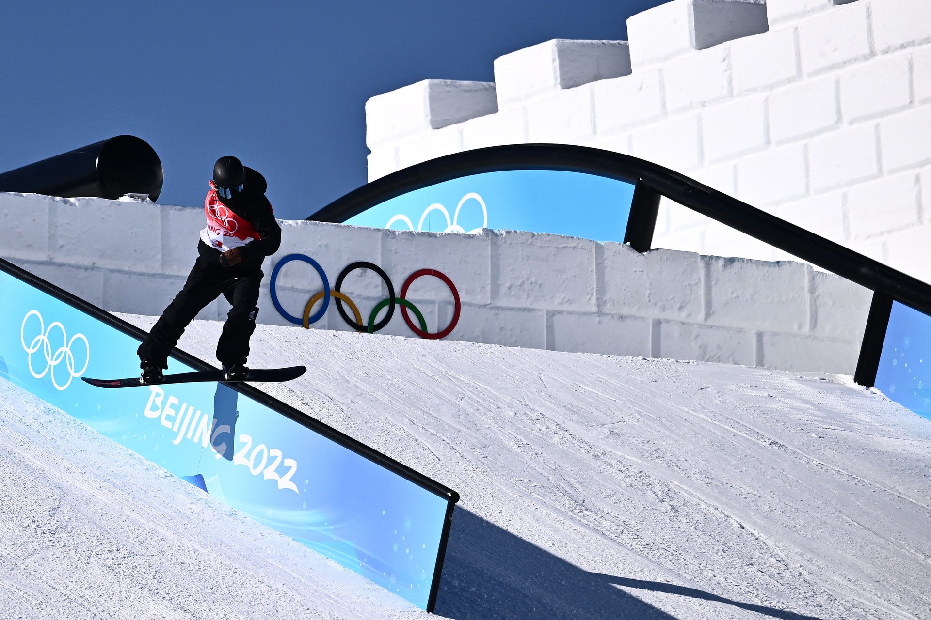 Zoi Sadowski-Synnott qualifies for Winter Olympic finals in top spot