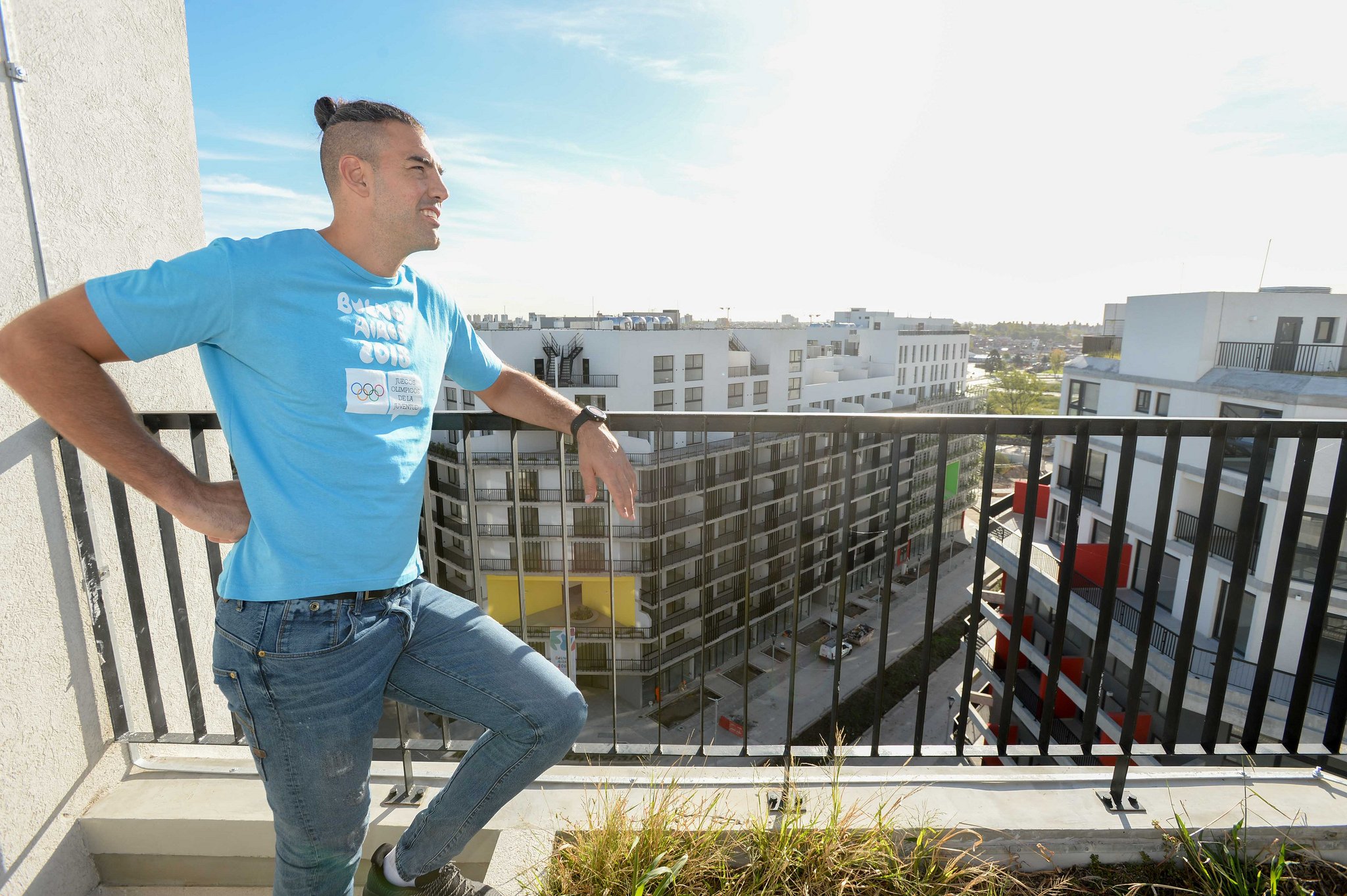 Athletes receive key to Buenos Aires 2018 Youth Olympic Village