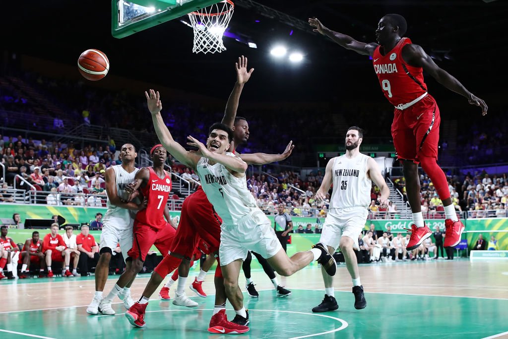 Basketball men beaten on the buzzer