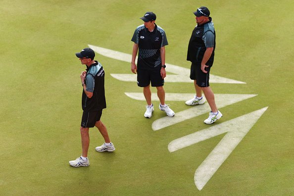 Bright start for NZ bowlers