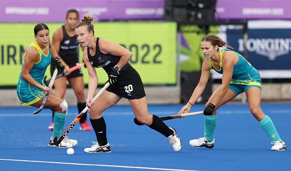 Hockey women go down to Australia