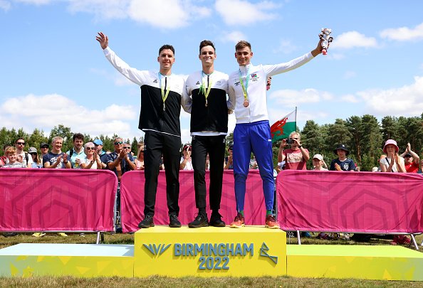 Gaze and Oliver dominate mountain bike race