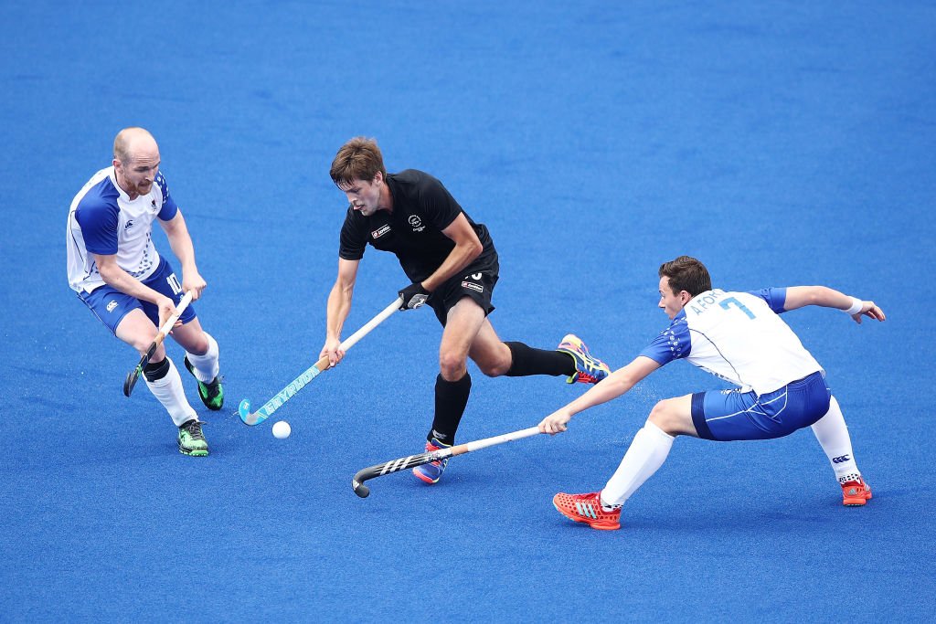 Three from three for hockey men