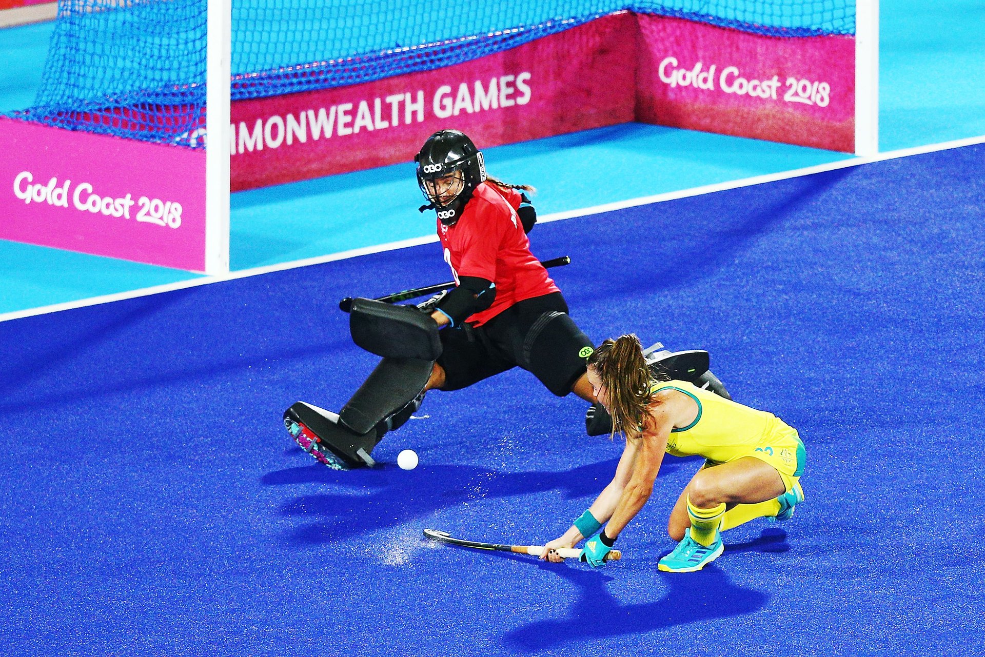 Hockey women clinch semis spot