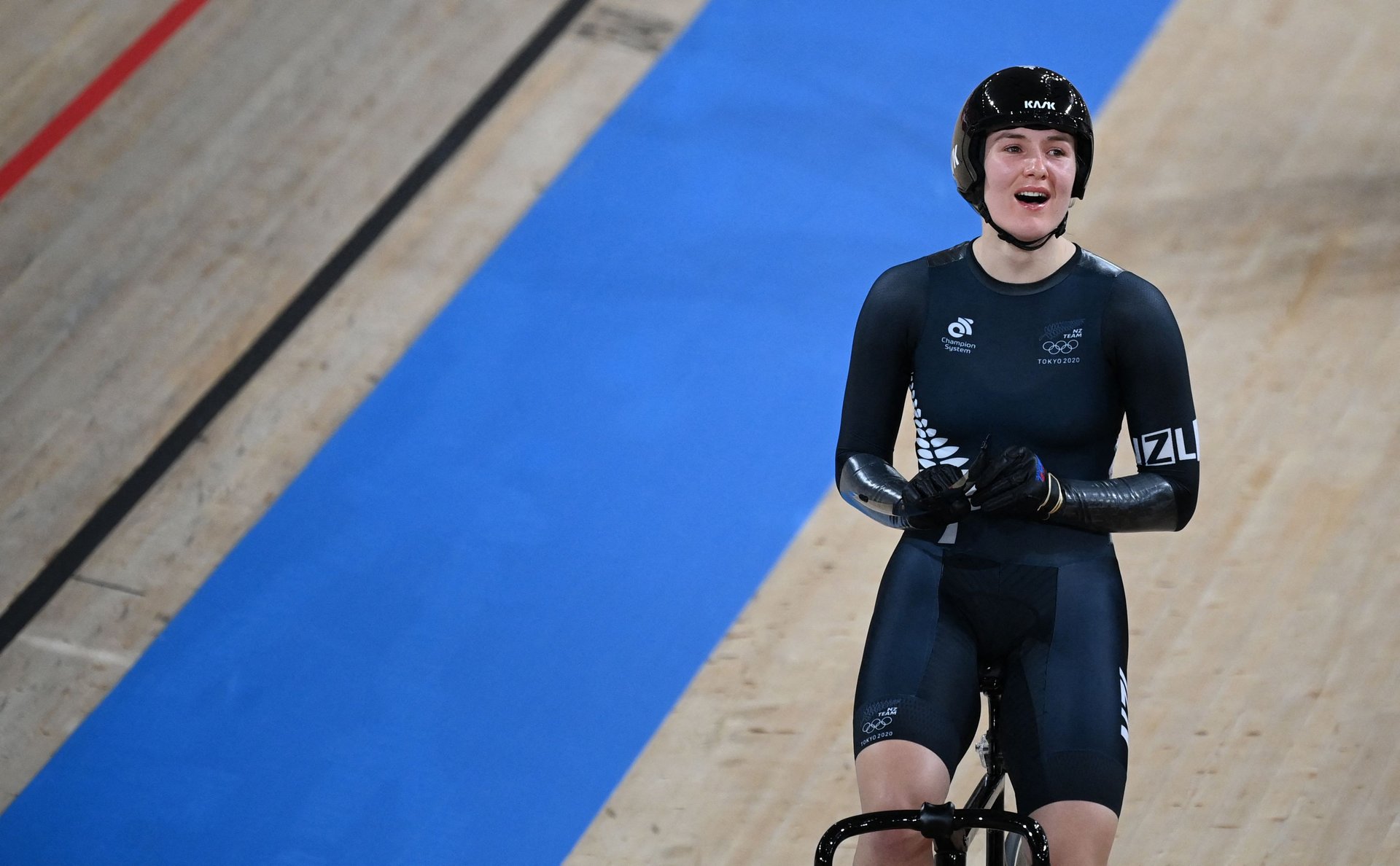 Stewart and Andrews win cycling silvers