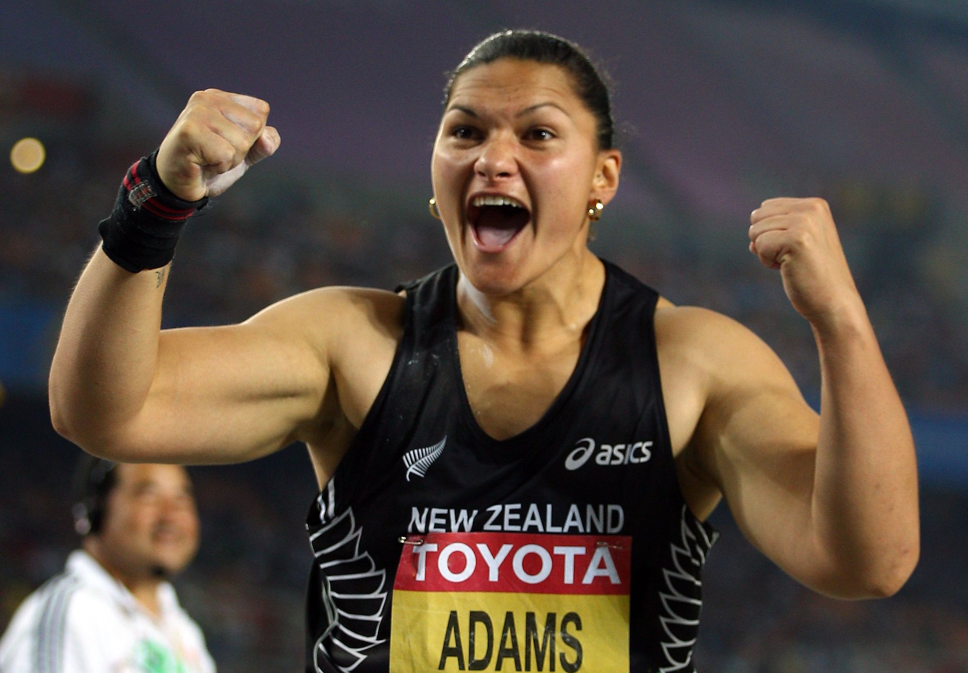 Valerie Adams wins gold at world champs