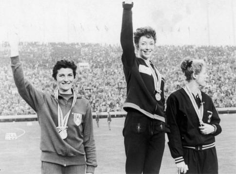 Bronze medalist Marise Chamberlain (right) on the podium with Gold medalist Ann Packer of Great Britain and Silver medalist Maryvonne Dupureur of France at the Games of the XVIII Olympiad, Tokyo 1964. Photo: Getty Images.